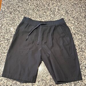 Lululemon - 11” Long Weekend Shorts - Medium